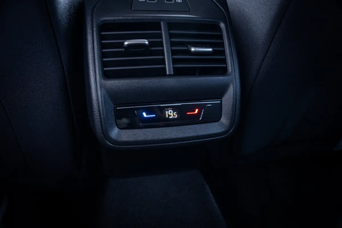 1.5 TSI PHEV Business Edition | Achteruitrijcamera | Apple Carplay/Android Auto|telefoonintegratie premium