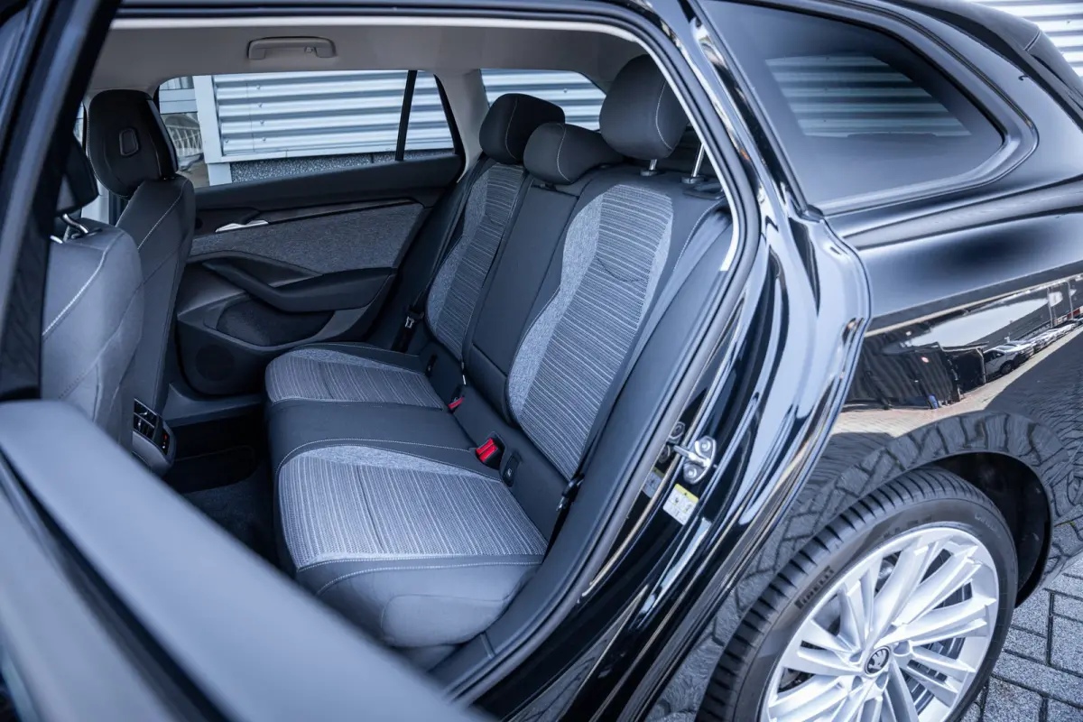1.5 TSI PHEV Business Edition | Achteruitrijcamera | Apple Carplay/Android Auto|telefoonintegratie premium