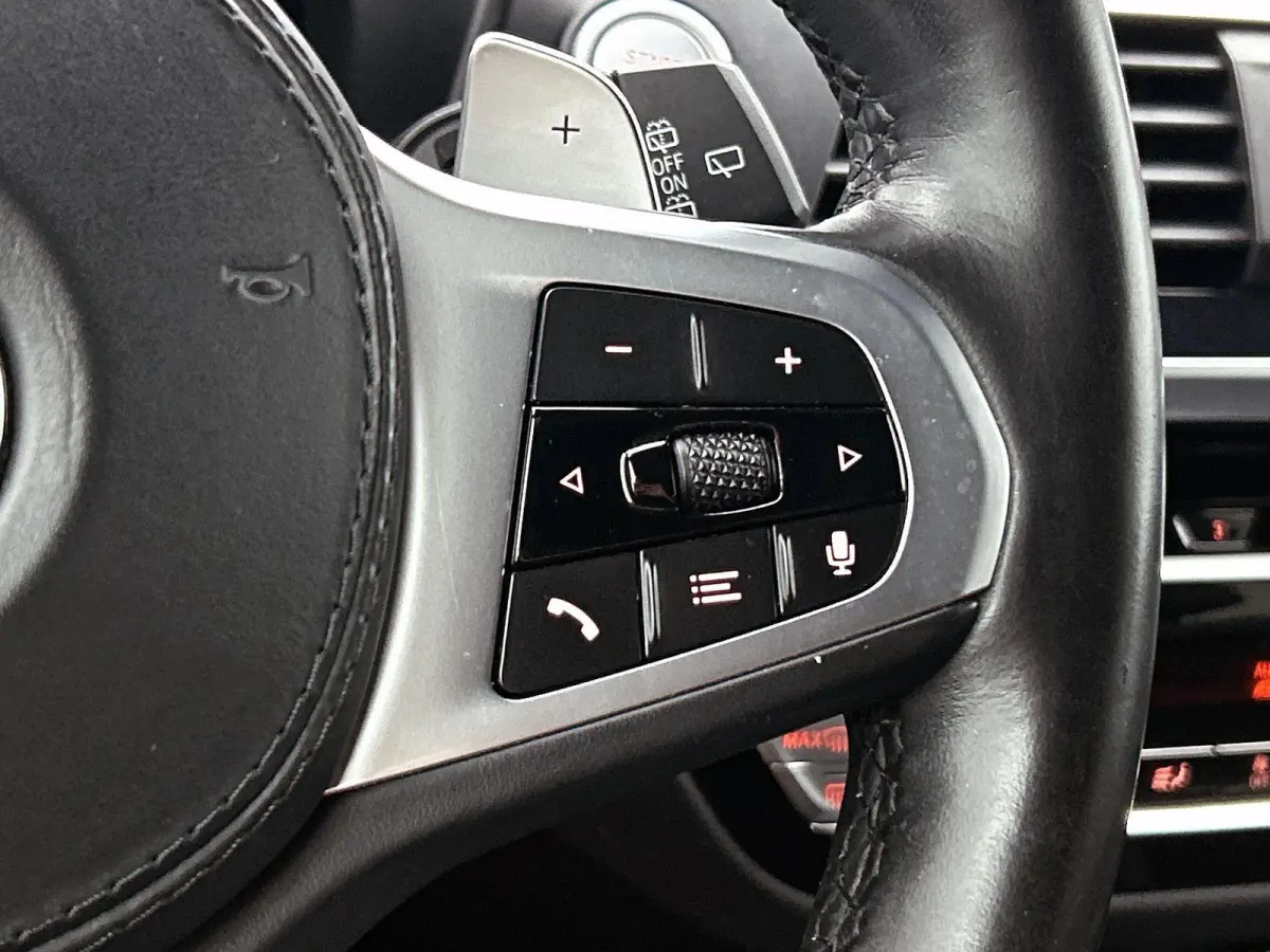 xDrive30e Executive M-Sport | SPORTSTOELEN | CAMERA | NAVIGATIE | STOELVERWARMING | DIGITAAL COCKPIT | HALF LEDEREN BEKLEDING