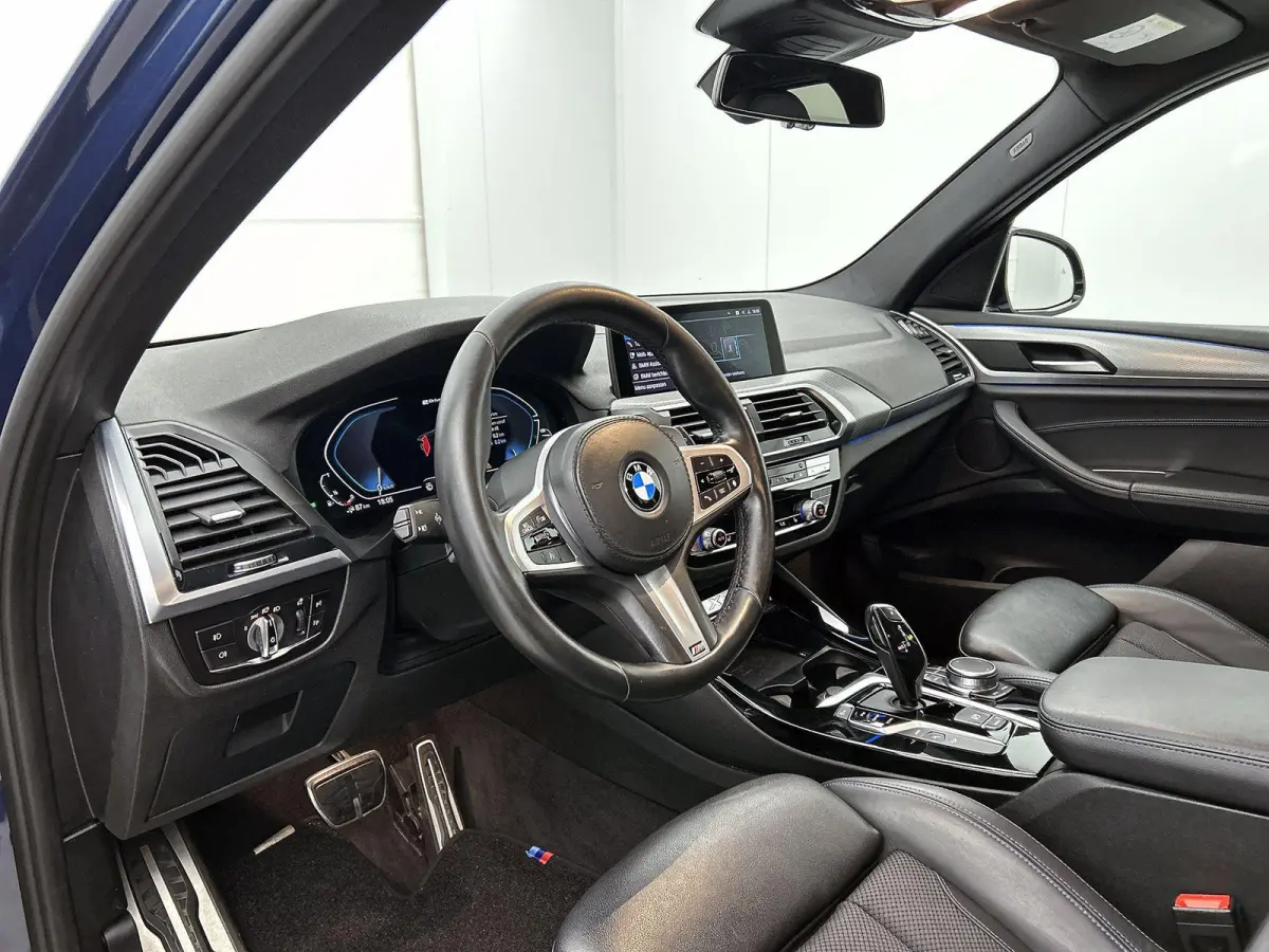 xDrive30e Executive M-Sport | SPORTSTOELEN | CAMERA | NAVIGATIE | STOELVERWARMING | DIGITAAL COCKPIT | HALF LEDEREN BEKLEDING