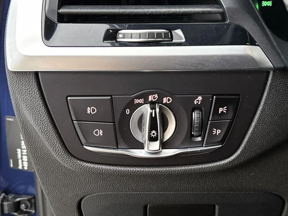 xDrive30e Executive M-Sport | SPORTSTOELEN | CAMERA | NAVIGATIE | STOELVERWARMING | DIGITAAL COCKPIT | HALF LEDEREN BEKLEDING