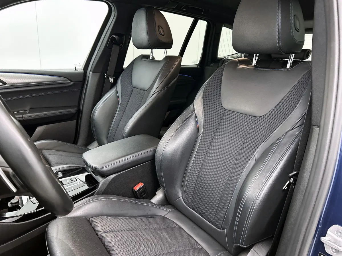 xDrive30e Executive M-Sport | SPORTSTOELEN | CAMERA | NAVIGATIE | STOELVERWARMING | DIGITAAL COCKPIT | HALF LEDEREN BEKLEDING