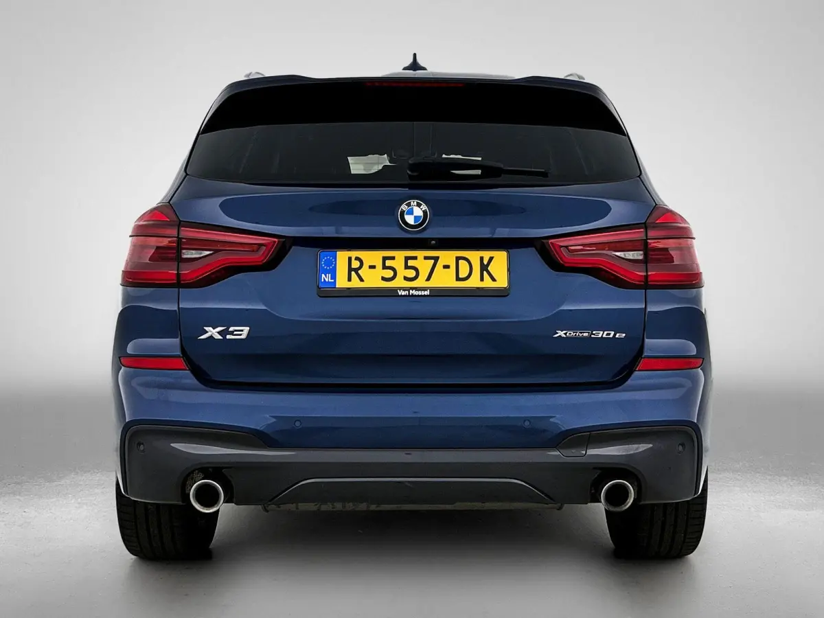 xDrive30e Executive M-Sport | SPORTSTOELEN | CAMERA | NAVIGATIE | STOELVERWARMING | DIGITAAL COCKPIT | HALF LEDEREN BEKLEDING