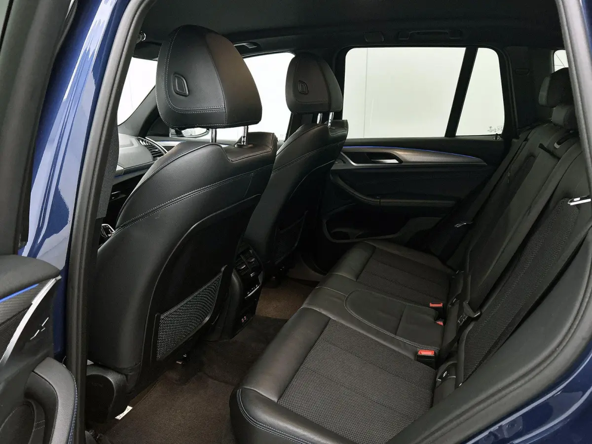 xDrive30e Executive M-Sport | SPORTSTOELEN | CAMERA | NAVIGATIE | STOELVERWARMING | DIGITAAL COCKPIT | HALF LEDEREN BEKLEDING