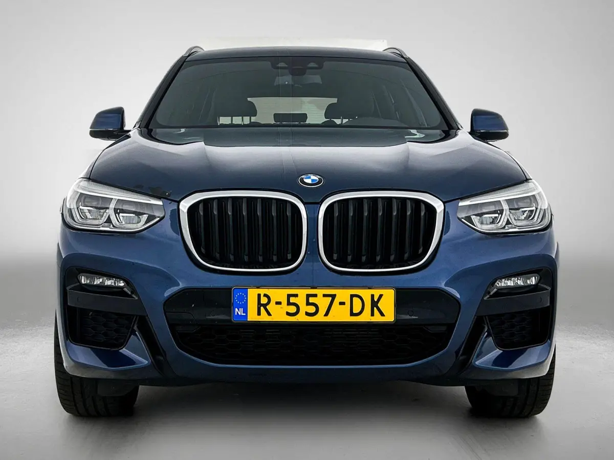 xDrive30e Executive M-Sport | SPORTSTOELEN | CAMERA | NAVIGATIE | STOELVERWARMING | DIGITAAL COCKPIT | HALF LEDEREN BEKLEDING