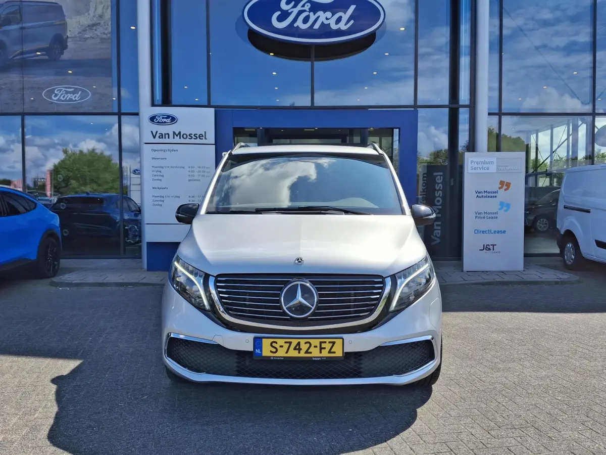 300 L2 Avantgarde 90 kWh Automaat | 7 persoons | Burmester | Volledig leder | 360 camera | Stoelverwarming | Panoramadak | Geleverd met LMV | Apple Carplay/Android auto