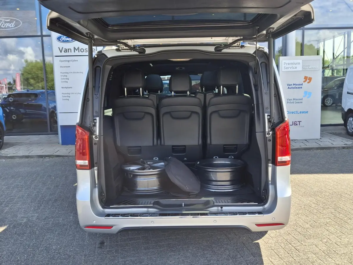 300 L2 Avantgarde 90 kWh Automaat | 7 persoons | Burmester | Volledig leder | 360 camera | Stoelverwarming | Panoramadak | Geleverd met LMV | Apple Carplay/Android auto