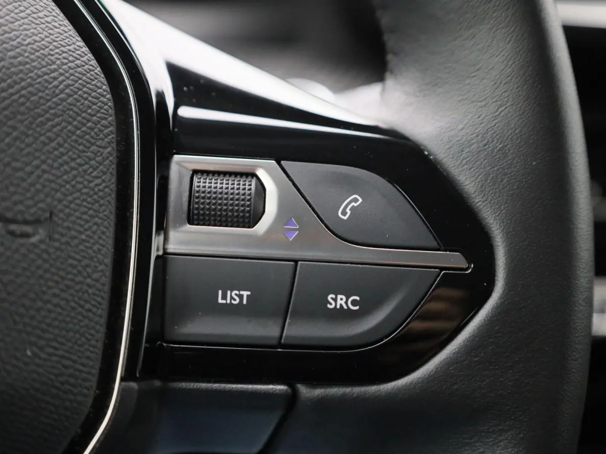 e-2008 Active | NAVIGATIE | KLIMAATREGELING | CRUISE CONTROL