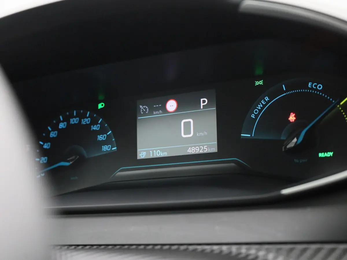 e-2008 Active | NAVIGATIE | KLIMAATREGELING | CRUISE CONTROL