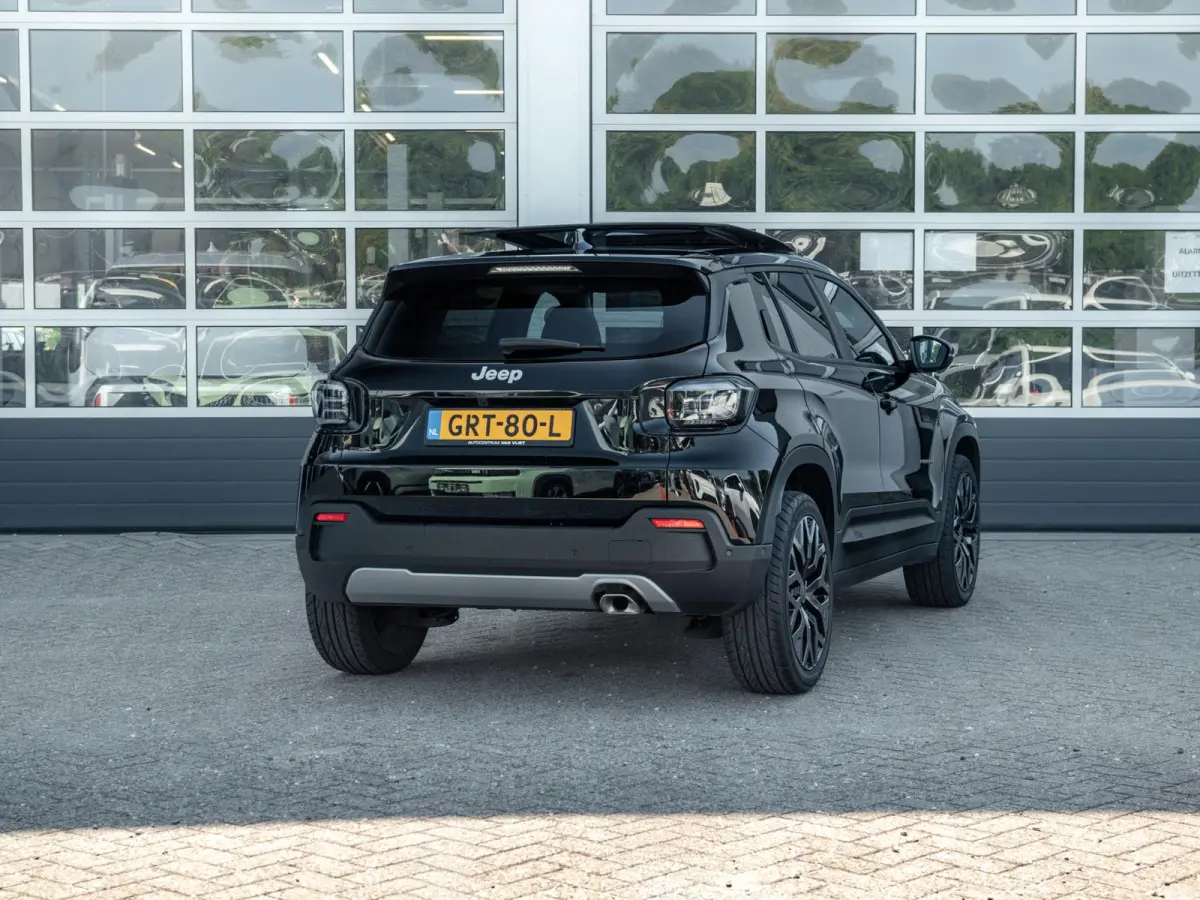 1.2 e-Hybrid Summit | Infotainment Pack | Schuif/Kanteldak | Leder&Winter Pack | 19" Brute velgen