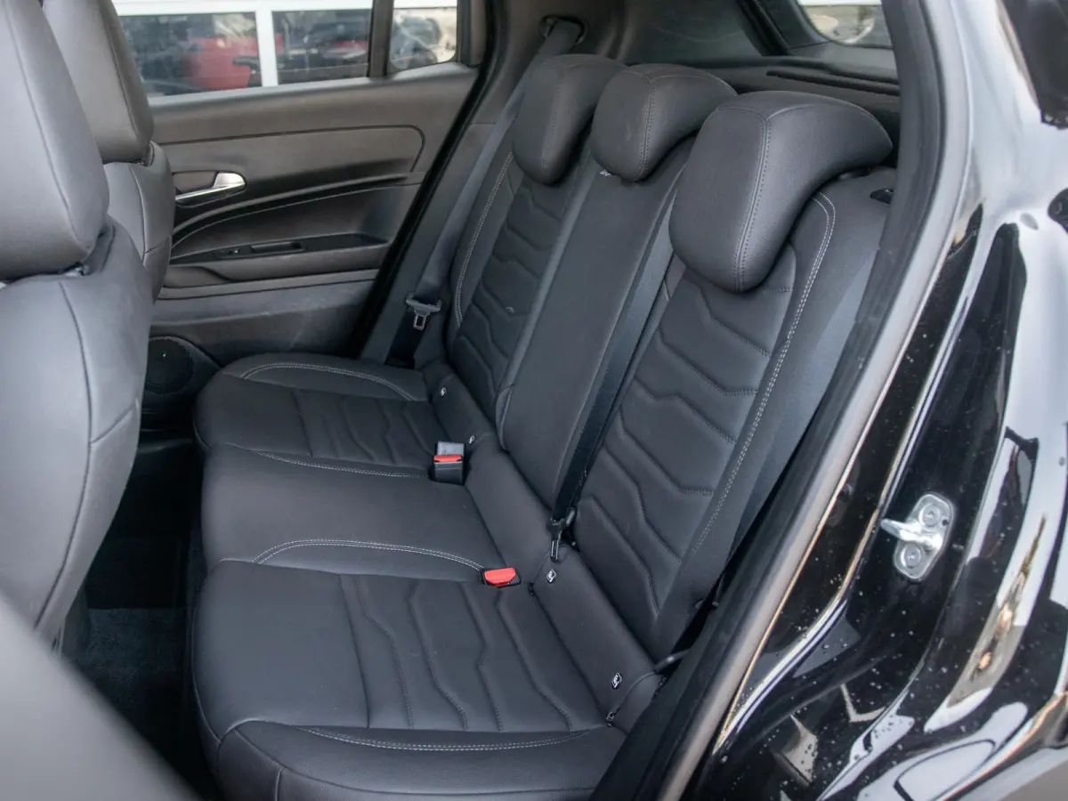 1.2 e-Hybrid Summit | Infotainment Pack | Schuif/Kanteldak | Leder&Winter Pack | 19" Brute velgen