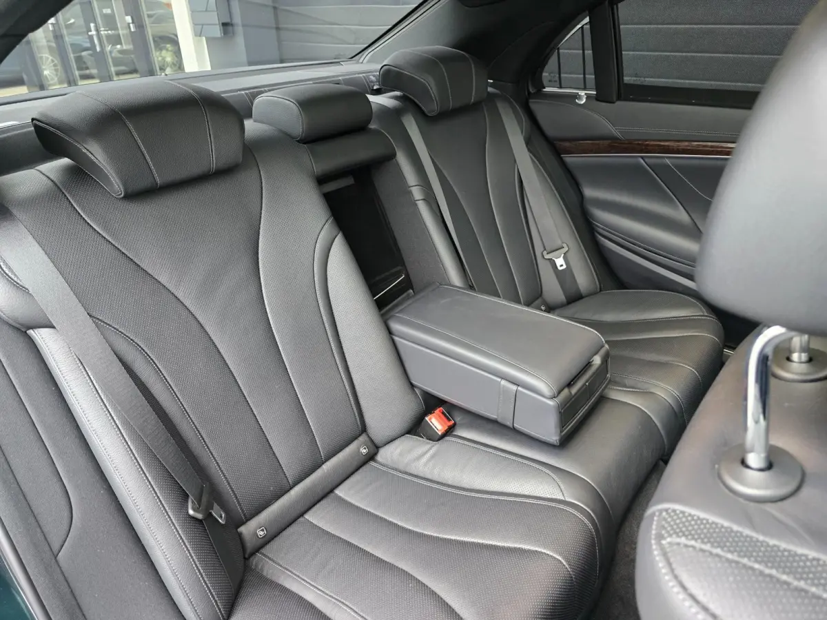 560 e Lang Premium Plus Massage|Stoelventilatie|Burmester|360° Camera|Pano|Luchtvering