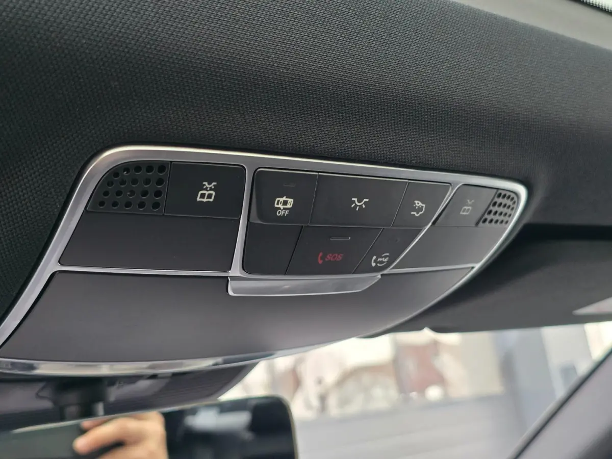 560 e Lang Premium Plus Massage|Stoelventilatie|Burmester|360° Camera|Pano|Luchtvering