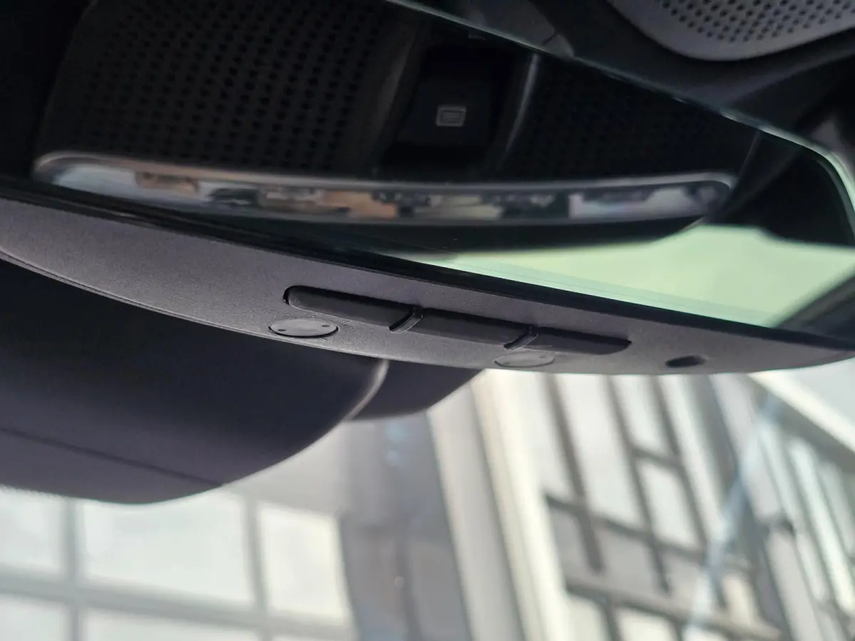 560 e Lang Premium Plus Massage|Stoelventilatie|Burmester|360° Camera|Pano|Luchtvering