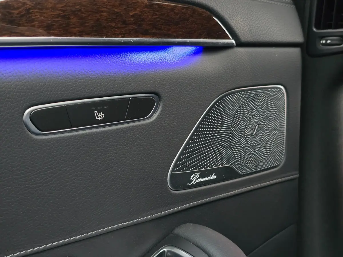 560 e Lang Premium Plus Massage|Stoelventilatie|Burmester|360° Camera|Pano|Luchtvering