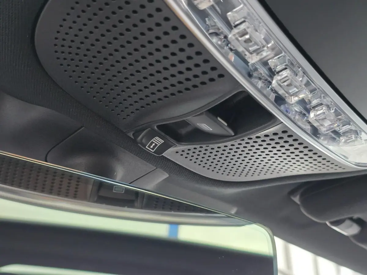 560 e Lang Premium Plus Massage|Stoelventilatie|Burmester|360° Camera|Pano|Luchtvering