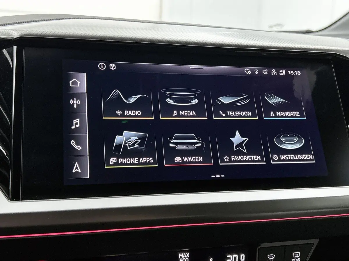 50 quattro S edition 77 kWh PHEV | 90% SOH | Achteruitrij Camera | Parkeersensoren Voor en Achter | Stoelverwarming |