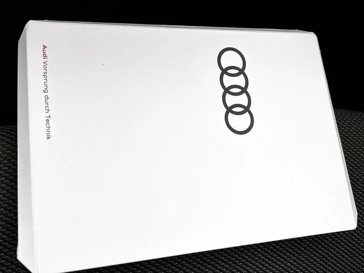 50 quattro S edition 77 kWh PHEV | 90% SOH | Achteruitrij Camera | Parkeersensoren Voor en Achter | Stoelverwarming |