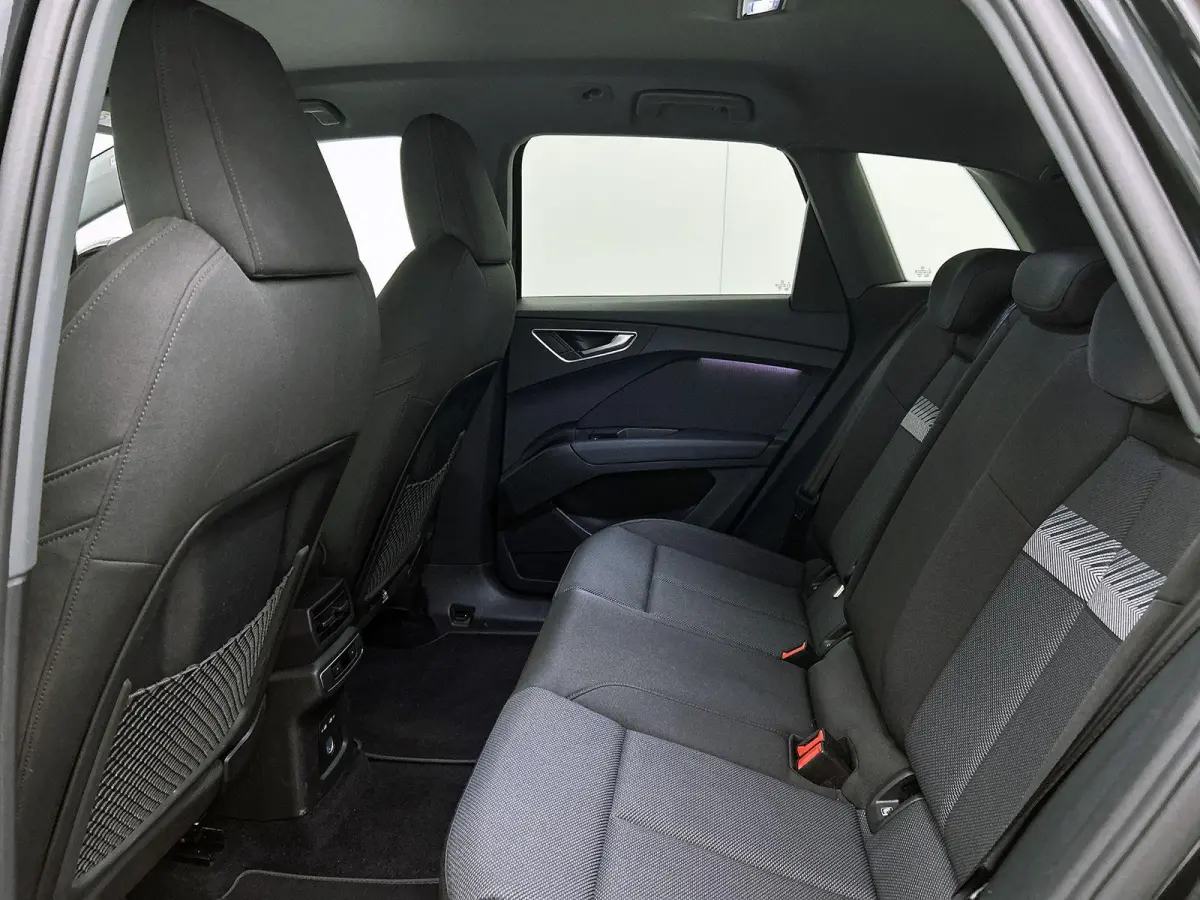 50 quattro S edition 77 kWh PHEV | 90% SOH | Achteruitrij Camera | Parkeersensoren Voor en Achter | Stoelverwarming |