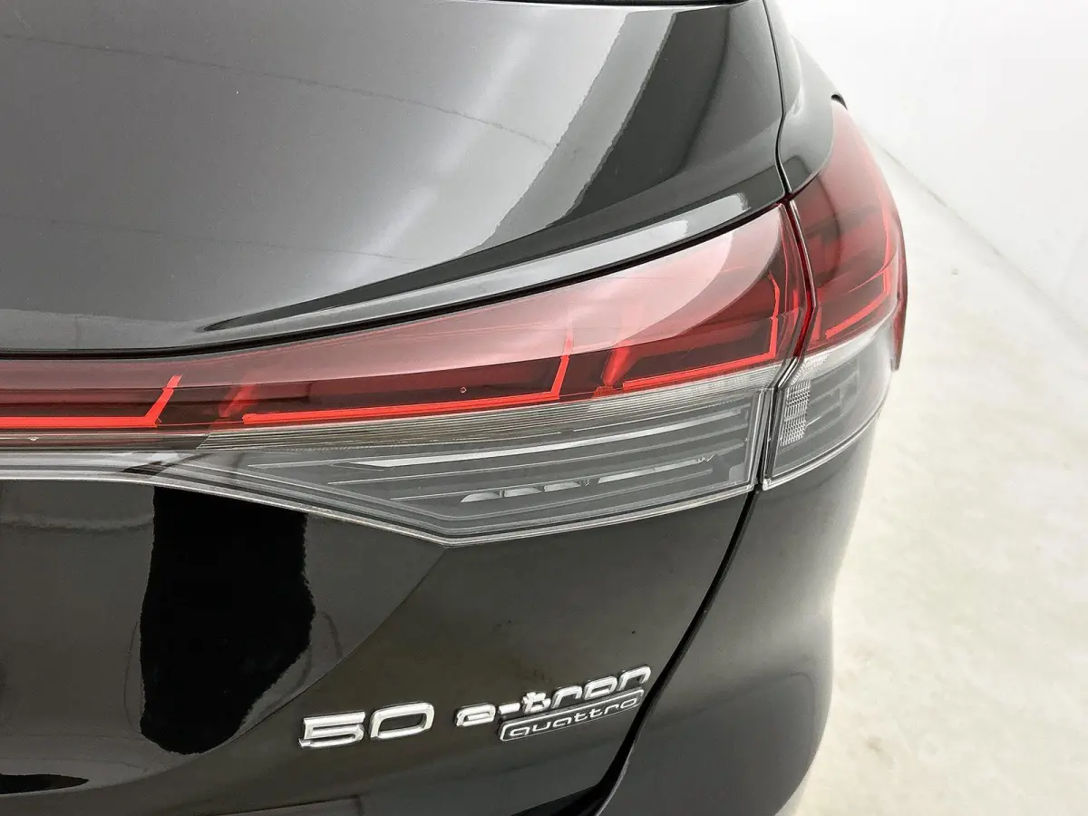 50 quattro S edition 77 kWh PHEV | 90% SOH | Achteruitrij Camera | Parkeersensoren Voor en Achter | Stoelverwarming |