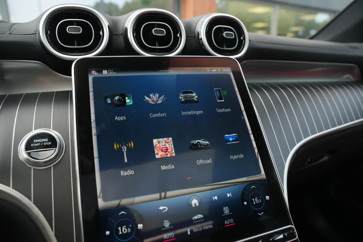 400e 4MATIC AMG Line Panoramadak Burmester HeadUp Keyless Leer