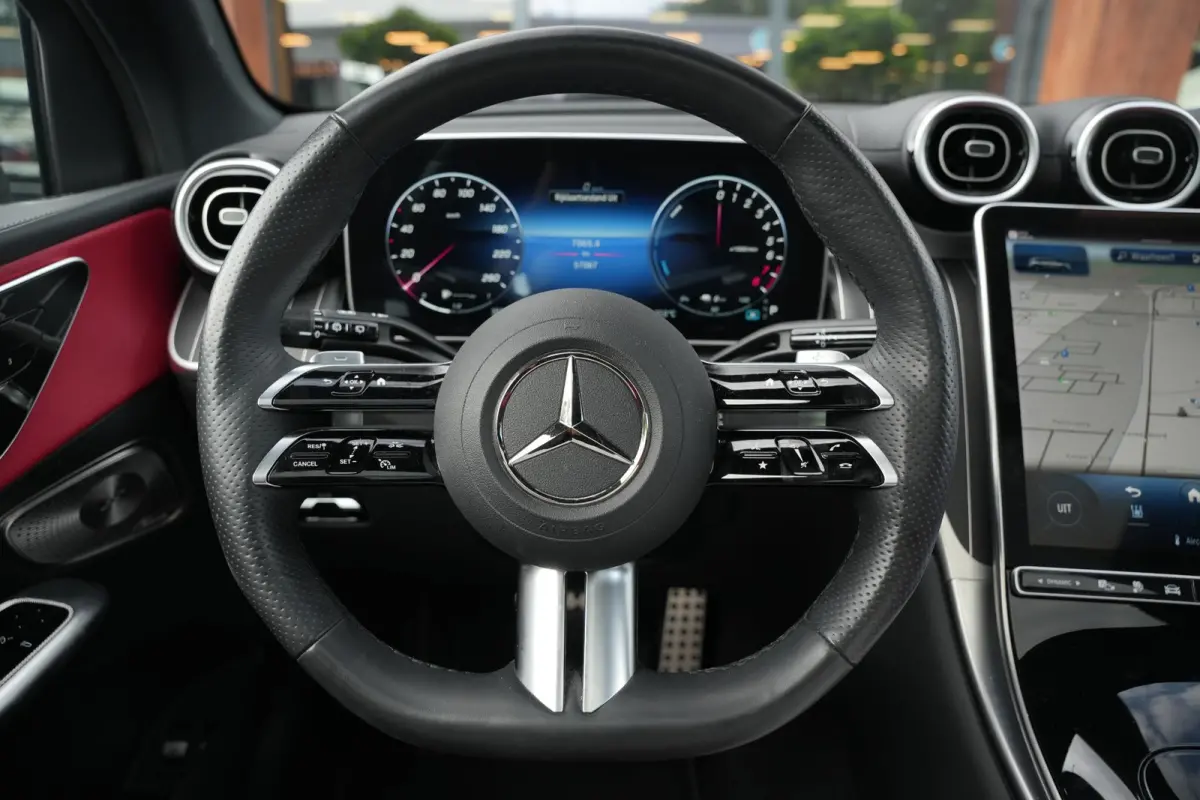 400e 4MATIC AMG Line Panoramadak Burmester HeadUp Keyless Leer