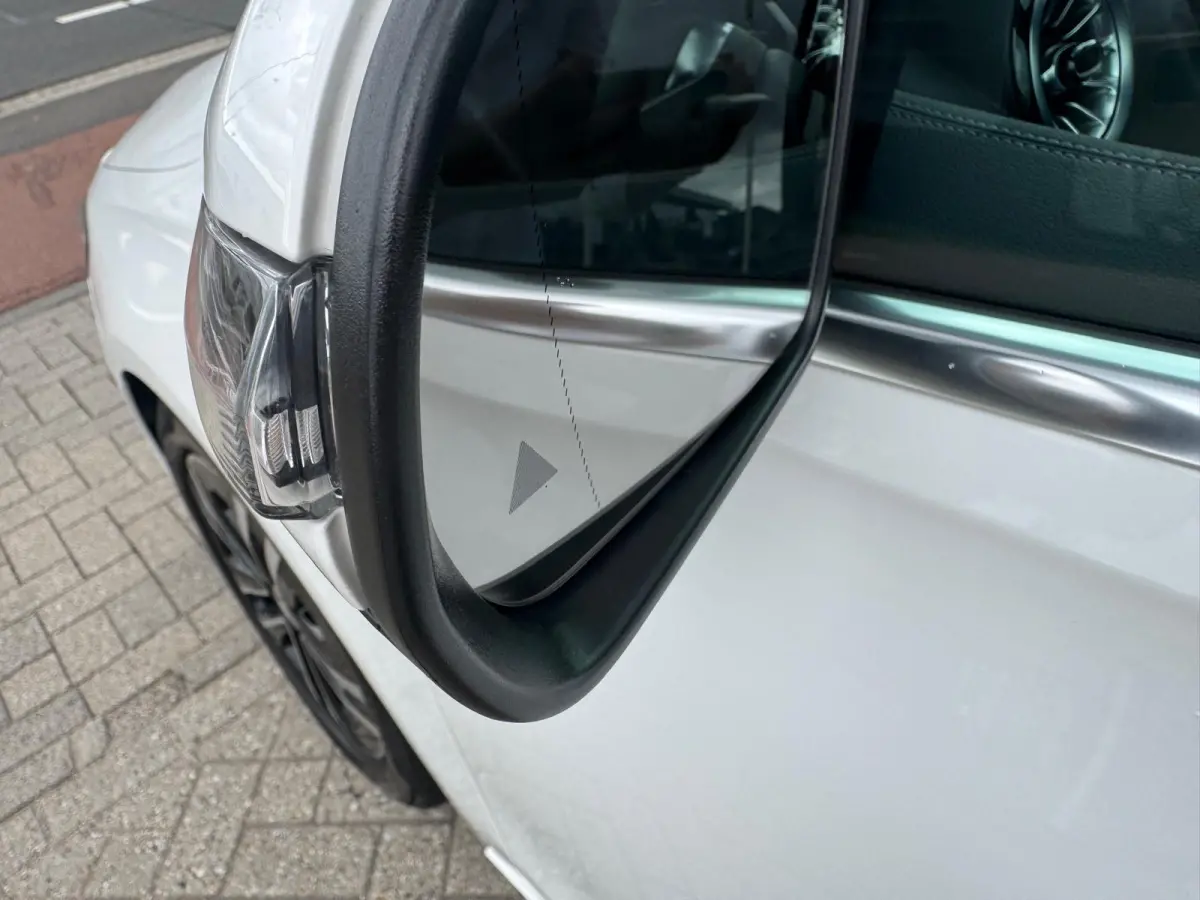 180 Star Edition Luxury Line | Navigatie | Climate Controle | Trekhaak | Stoelverwarming Voor | Achteruitrijcamera | Dodehoekdetectie | Keyless Entry |