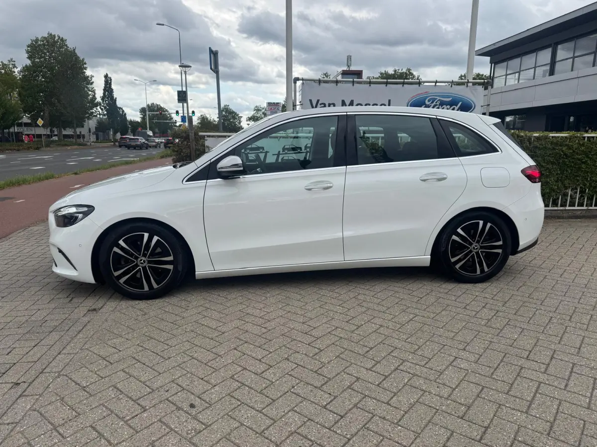 180 Star Edition Luxury Line | Navigatie | Climate Controle | Trekhaak | Stoelverwarming Voor | Achteruitrijcamera | Dodehoekdetectie | Keyless Entry |