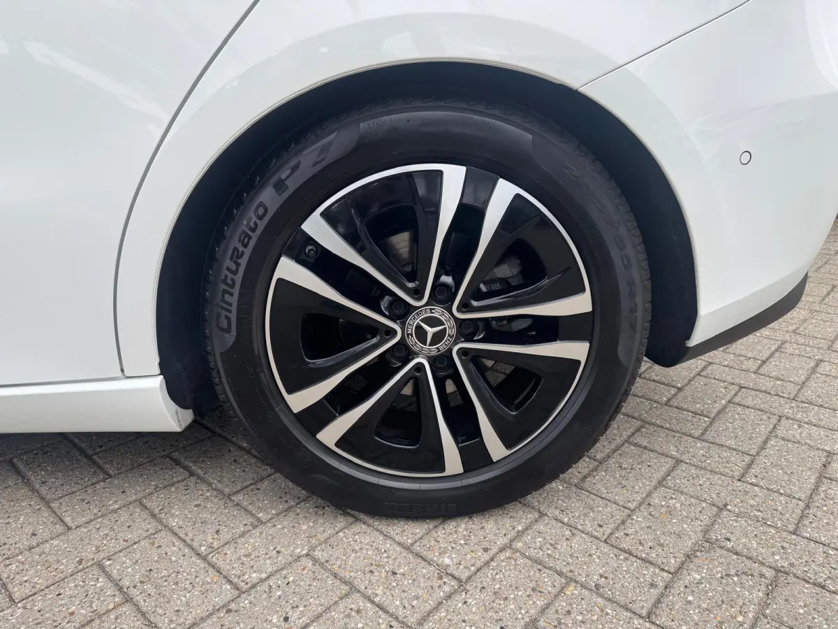 180 Star Edition Luxury Line | Navigatie | Climate Controle | Trekhaak | Stoelverwarming Voor | Achteruitrijcamera | Dodehoekdetectie | Keyless Entry |