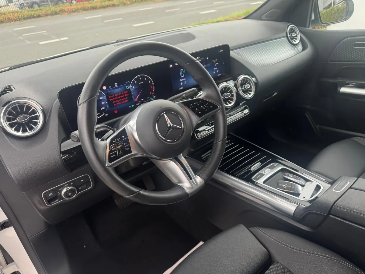 180 Star Edition Luxury Line | Navigatie | Climate Controle | Trekhaak | Stoelverwarming Voor | Achteruitrijcamera | Dodehoekdetectie | Keyless Entry |