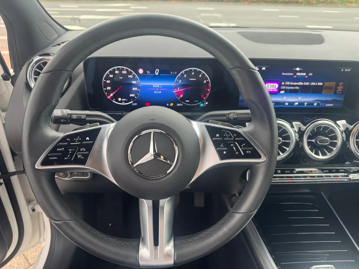 180 Star Edition Luxury Line | Navigatie | Climate Controle | Trekhaak | Stoelverwarming Voor | Achteruitrijcamera | Dodehoekdetectie | Keyless Entry |
