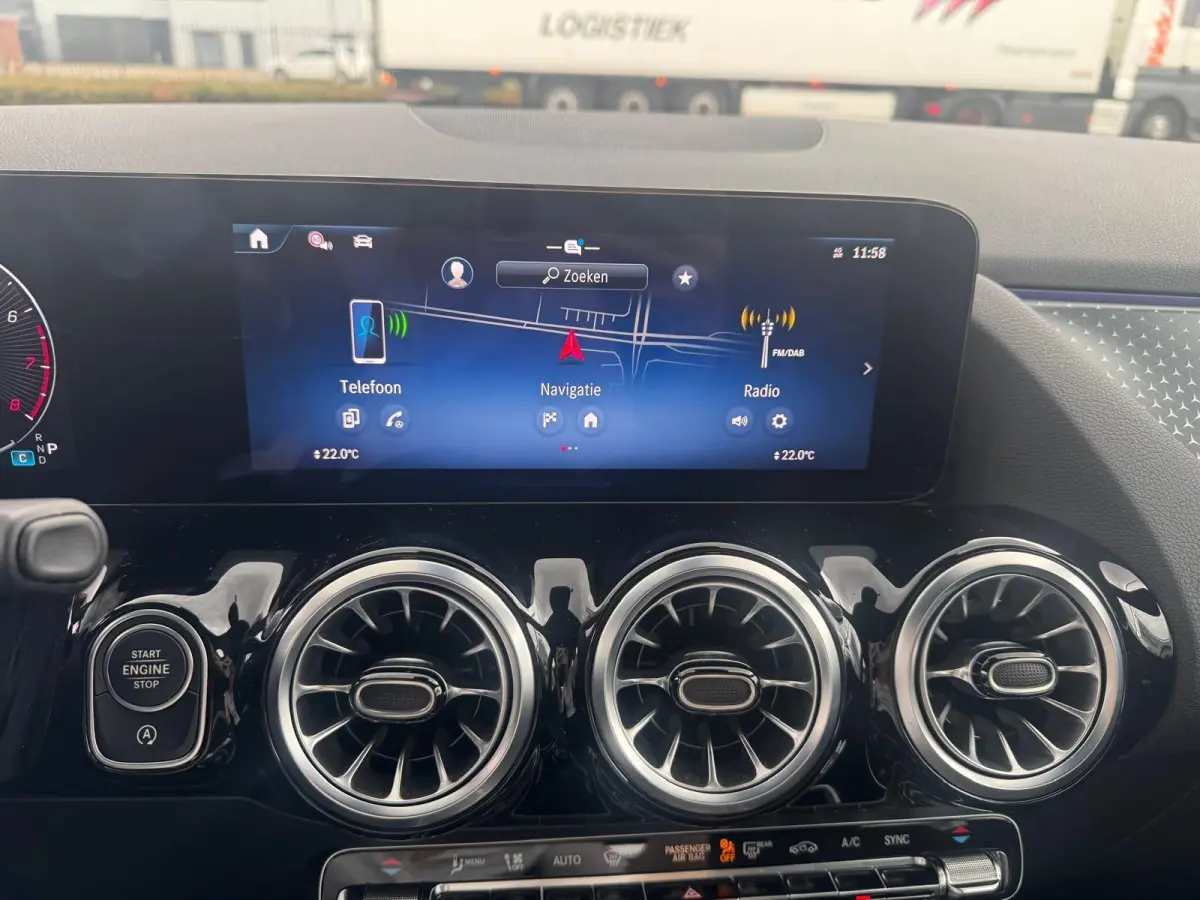 180 Star Edition Luxury Line | Navigatie | Climate Controle | Trekhaak | Stoelverwarming Voor | Achteruitrijcamera | Dodehoekdetectie | Keyless Entry |