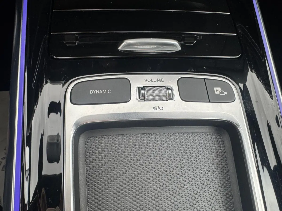 180 Star Edition Luxury Line | Navigatie | Climate Controle | Trekhaak | Stoelverwarming Voor | Achteruitrijcamera | Dodehoekdetectie | Keyless Entry |
