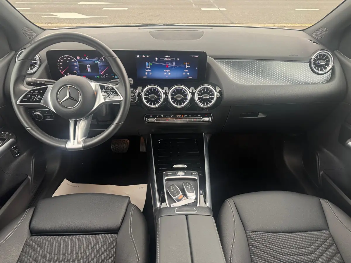 180 Star Edition Luxury Line | Navigatie | Climate Controle | Trekhaak | Stoelverwarming Voor | Achteruitrijcamera | Dodehoekdetectie | Keyless Entry |