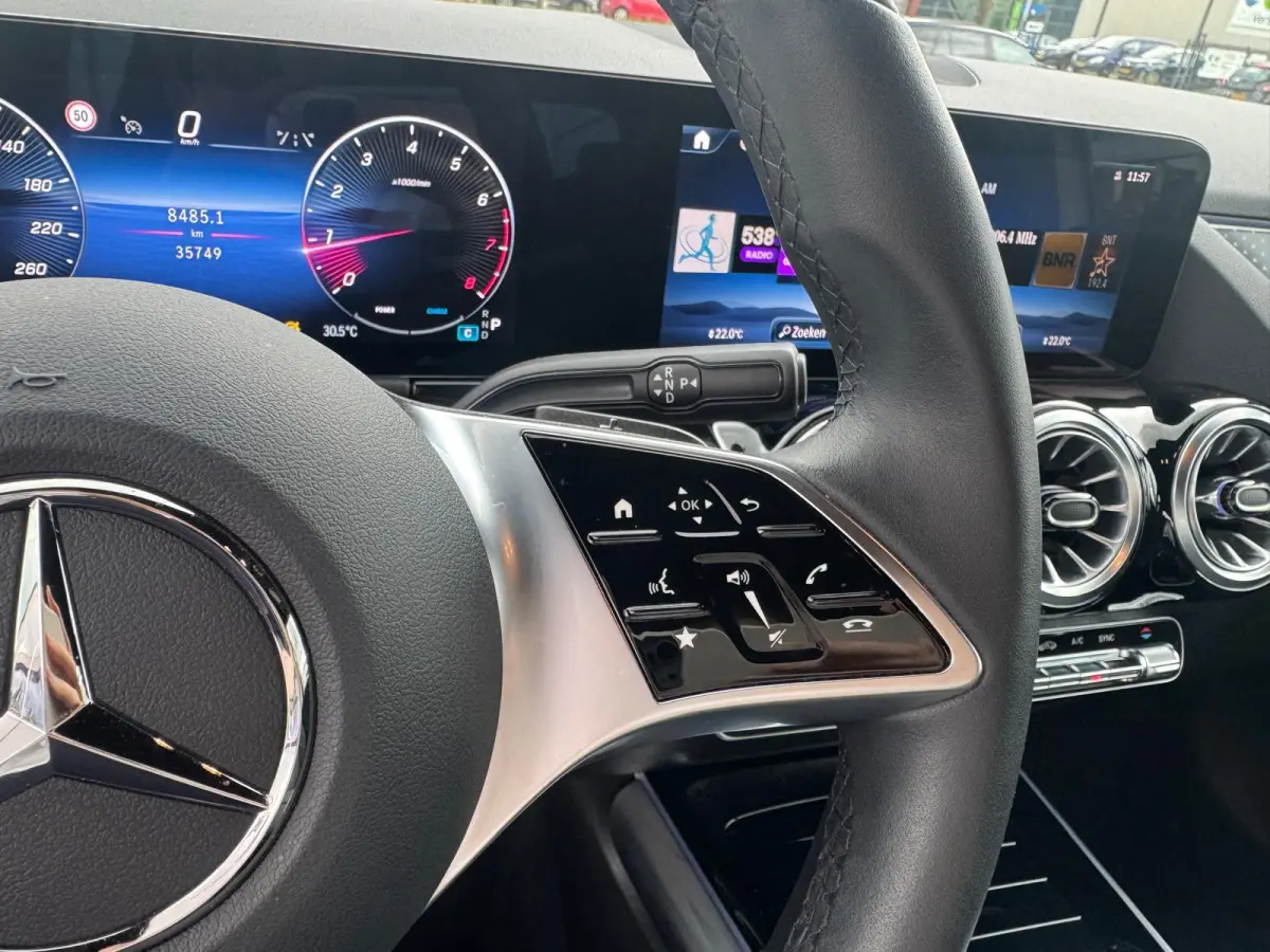 180 Star Edition Luxury Line | Navigatie | Climate Controle | Trekhaak | Stoelverwarming Voor | Achteruitrijcamera | Dodehoekdetectie | Keyless Entry |