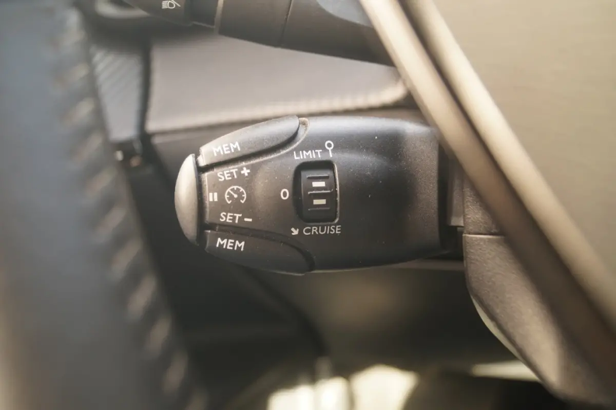 1.2 PureTech Active -AIRCO-PDC-CARPLAY-NW.DISTR.RIEM-