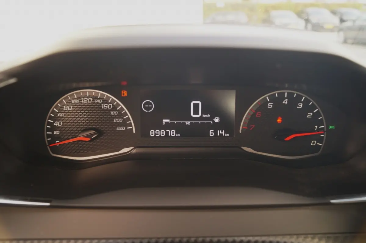 1.2 PureTech Active -AIRCO-PDC-CARPLAY-NW.DISTR.RIEM-
