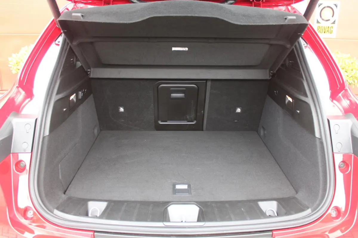 1.3T PHEV 280PK EDIZIONE BUSINESS | AFNEEMBARE TREKHAAK | ALL SEASON BANDEN | PREMIUM PACK: LEDEREN BEKLEDING/GEVENTILEERDE VOORSTOELEN/4-VOUDIG ELEKTRISCH VERSTELBARE LENDESTEUN VOORSTOELEN