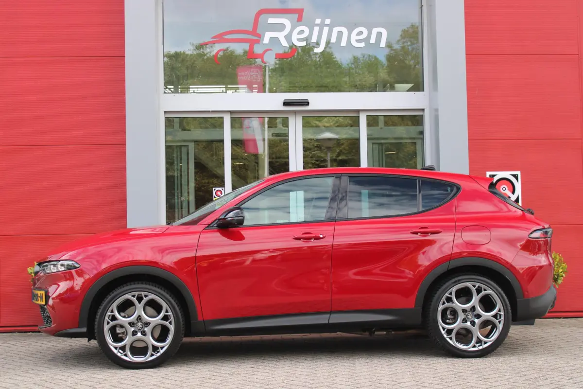 1.3T PHEV 280PK EDIZIONE BUSINESS | AFNEEMBARE TREKHAAK | ALL SEASON BANDEN | PREMIUM PACK: LEDEREN BEKLEDING/GEVENTILEERDE VOORSTOELEN/4-VOUDIG ELEKTRISCH VERSTELBARE LENDESTEUN VOORSTOELEN