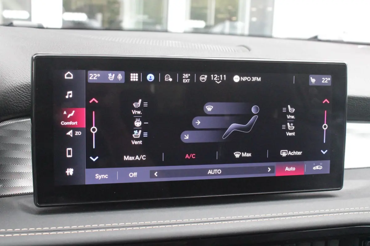 1.3T PHEV 280PK EDIZIONE BUSINESS | AFNEEMBARE TREKHAAK | ALL SEASON BANDEN | PREMIUM PACK: LEDEREN BEKLEDING/GEVENTILEERDE VOORSTOELEN/4-VOUDIG ELEKTRISCH VERSTELBARE LENDESTEUN VOORSTOELEN