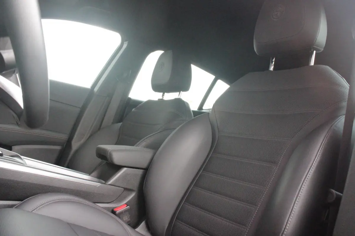 1.3T PHEV 280PK EDIZIONE BUSINESS | AFNEEMBARE TREKHAAK | ALL SEASON BANDEN | PREMIUM PACK: LEDEREN BEKLEDING/GEVENTILEERDE VOORSTOELEN/4-VOUDIG ELEKTRISCH VERSTELBARE LENDESTEUN VOORSTOELEN