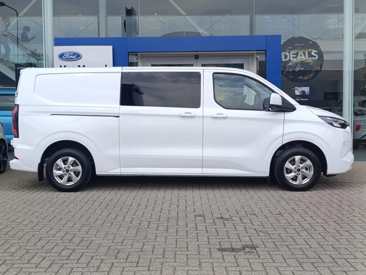 Cust. 320 L2H1 Limited 71 kWh DC | 136PK | Adaptieve Cruise | Dodehoeksensoren | 360-graden camera | Trekhaak | 5-zits | Navigatie | Direct beschikbaar! | 2 AGM-accu's