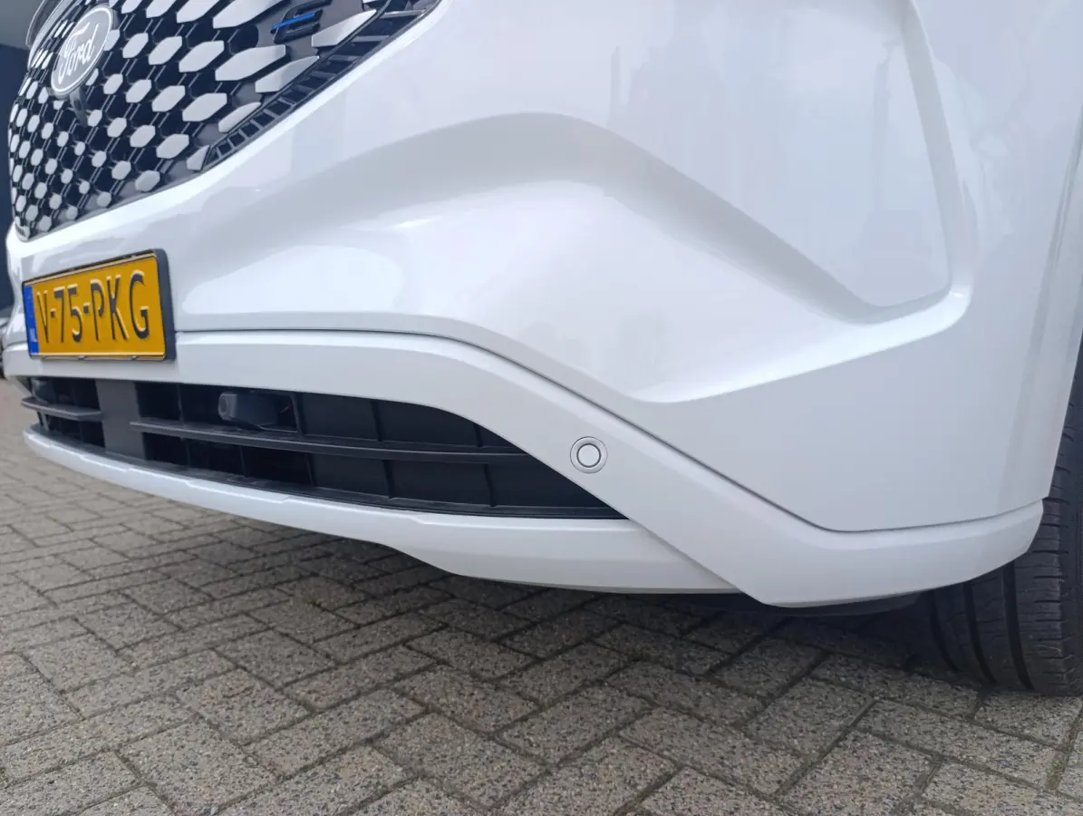 Cust. 320 L2H1 Limited 71 kWh DC | 136PK | Adaptieve Cruise | Dodehoeksensoren | 360-graden camera | Trekhaak | 5-zits | Navigatie | Direct beschikbaar! | 2 AGM-accu's