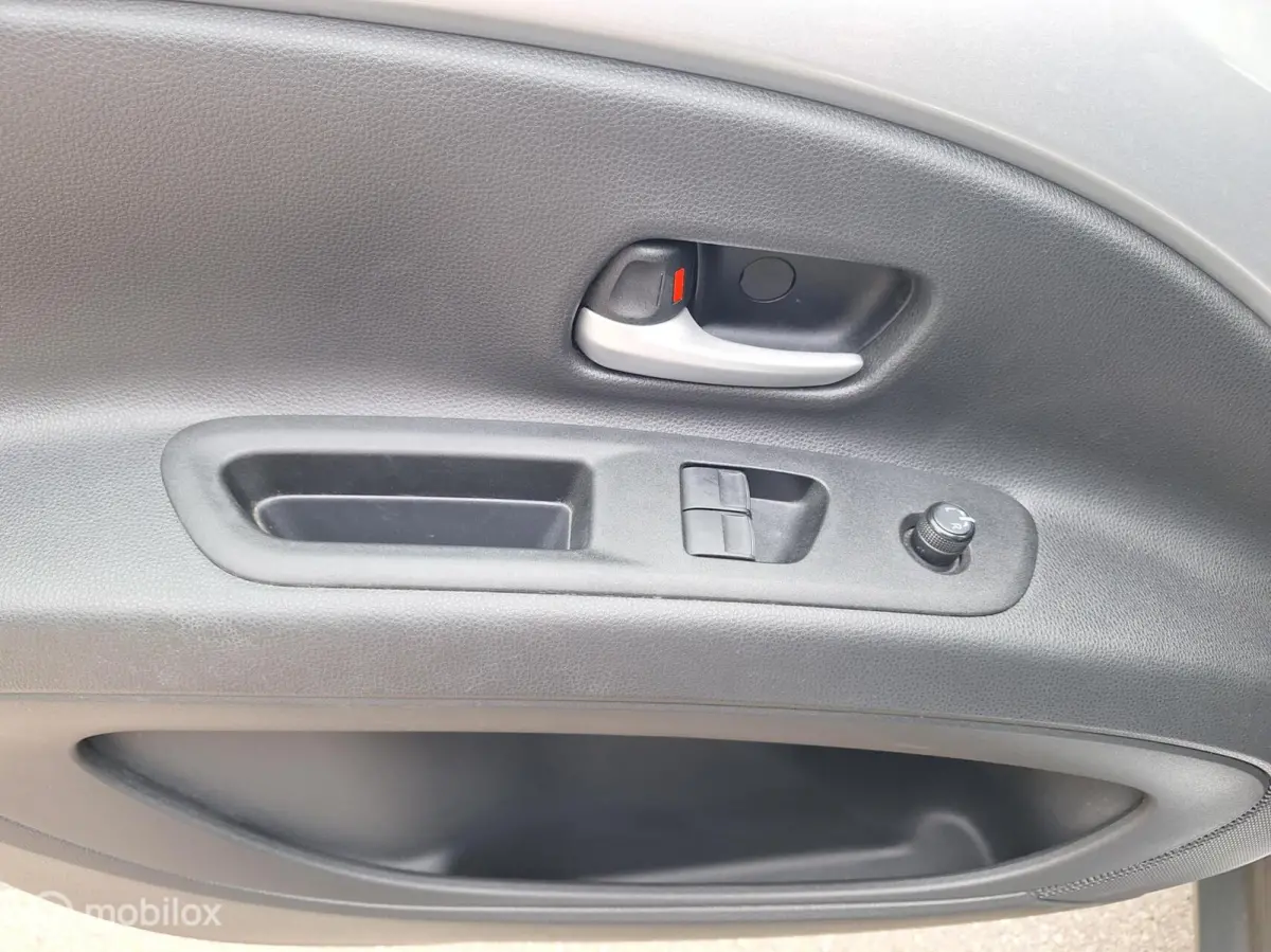 1.0 VVT-i MT Play