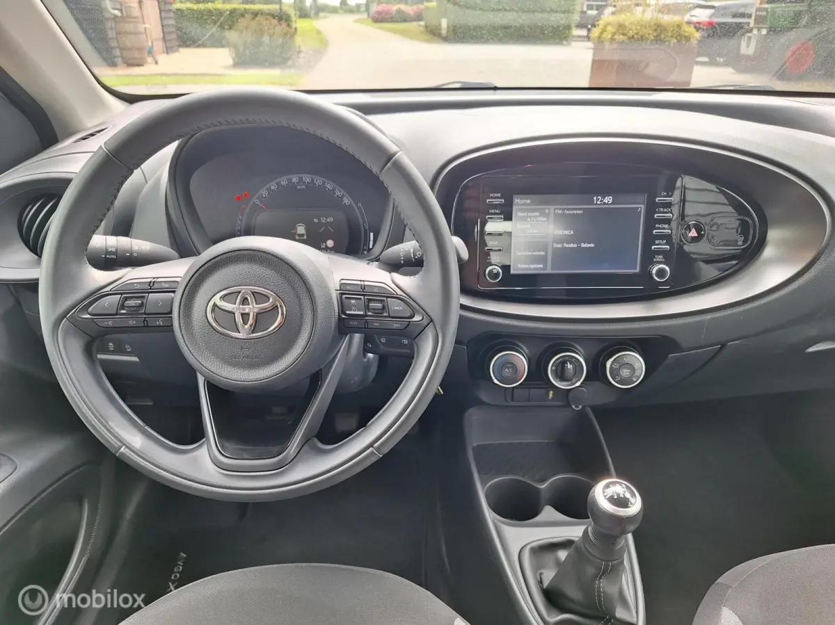 1.0 VVT-i MT Play