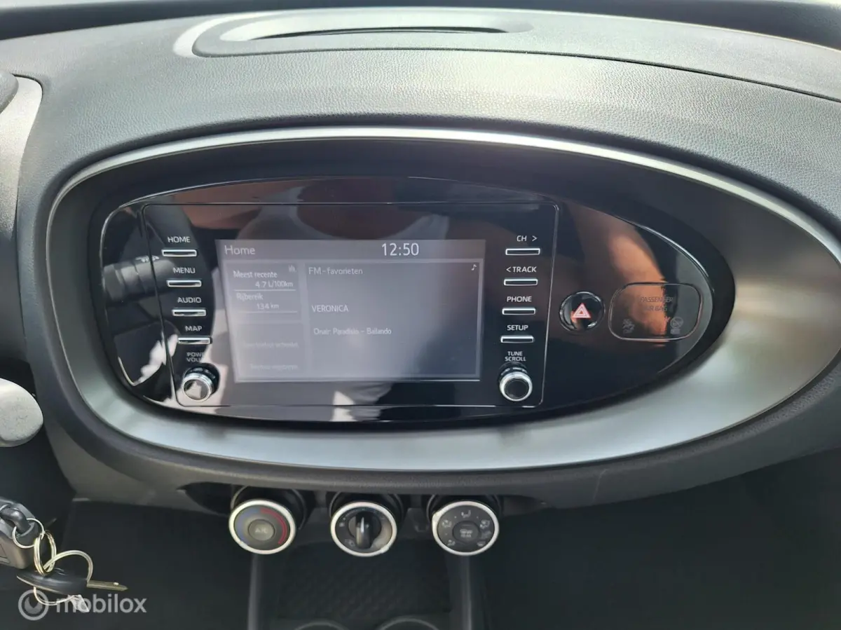 1.0 VVT-i MT Play