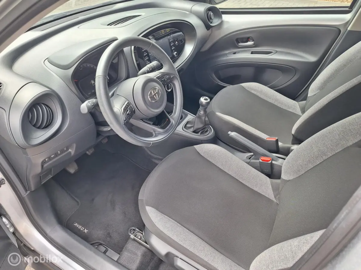 1.0 VVT-i MT Play