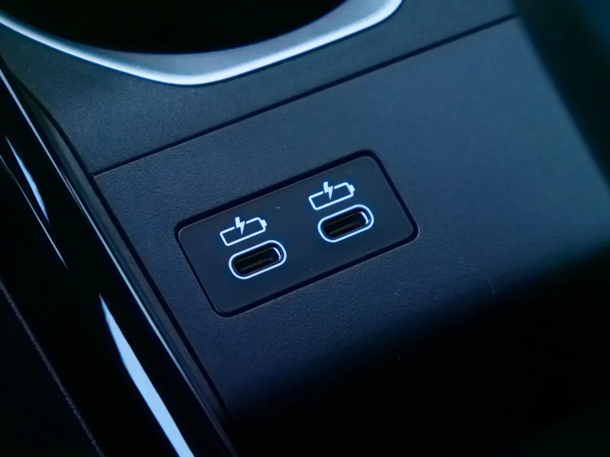 xDrive25e M-Sport 245 Pk Automaat Navi / DAB / Apple Carplay / Camera / Stoelverwarming