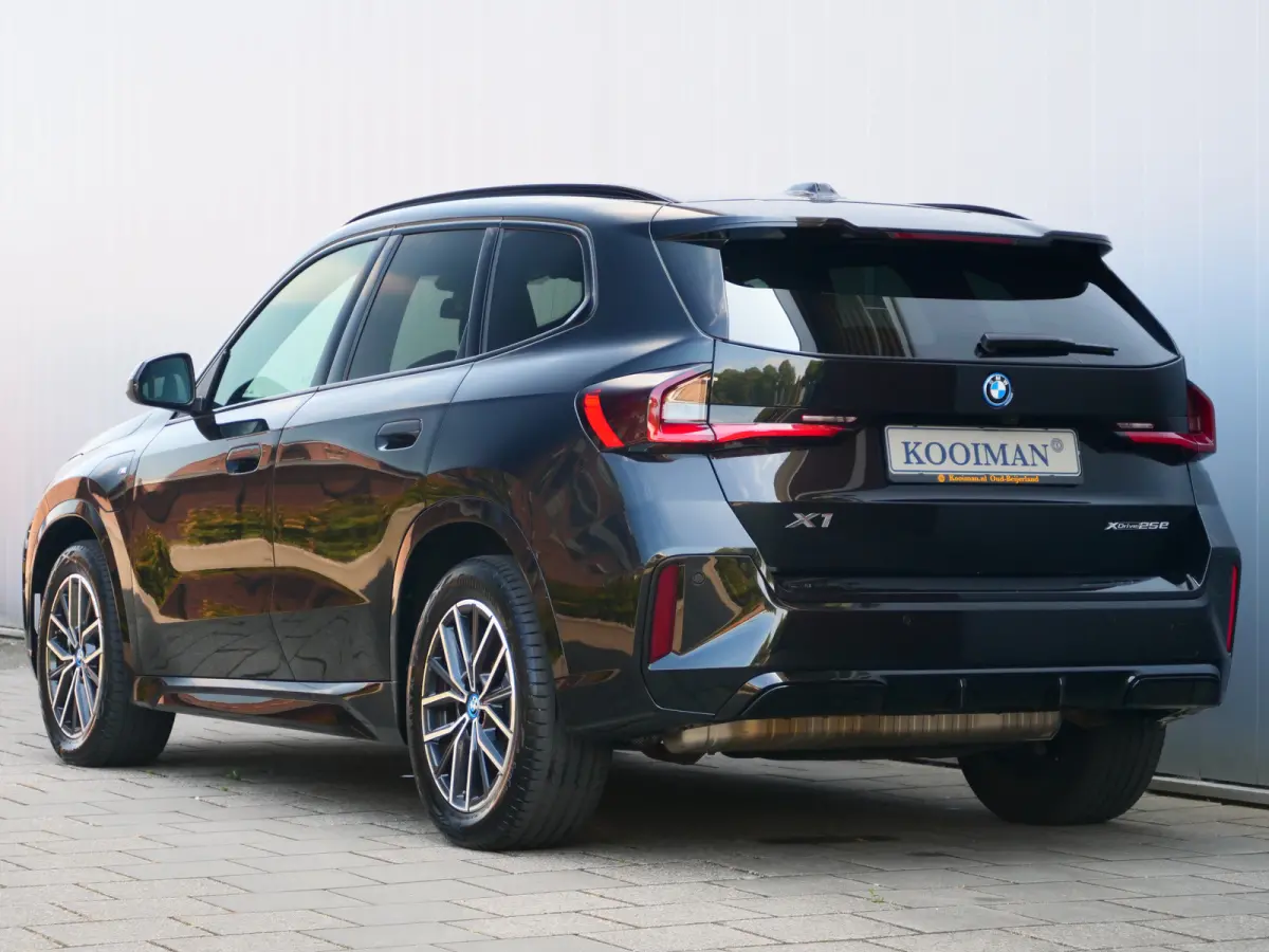 xDrive25e M-Sport 245 Pk Automaat Navi / DAB / Apple Carplay / Camera / Stoelverwarming