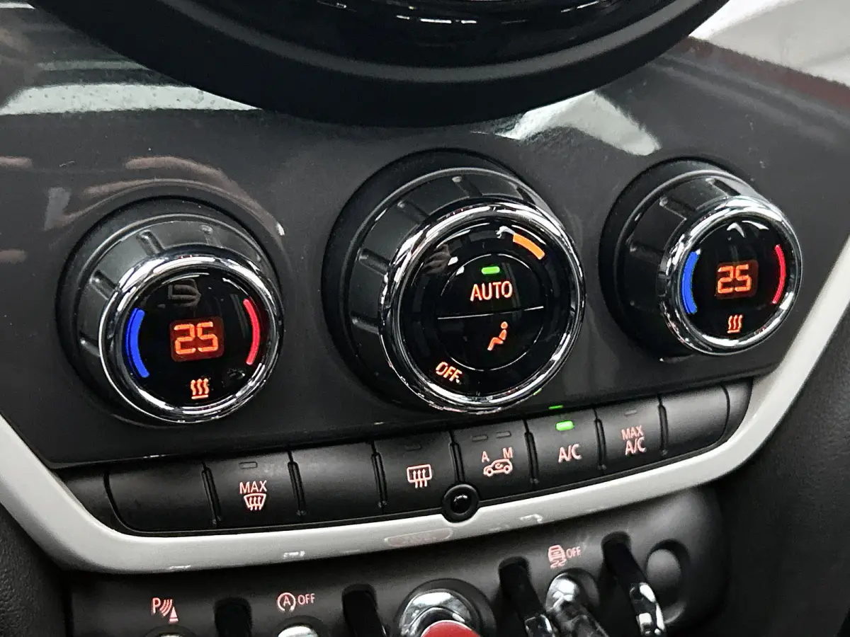 Mini 2.0 Cooper S AANBIEDING!! | LAGE KM! | 192PK | Pano | NL-Auto | Perf onderH | Carplay | ParkSens | Cruise